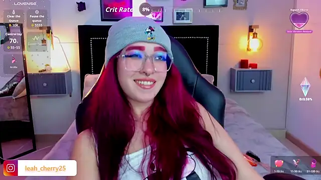 Leah_cherry live cam on StripChat