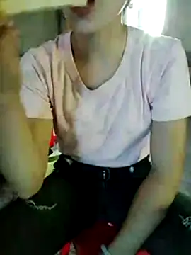 Thobaby112 live cam on StripChat