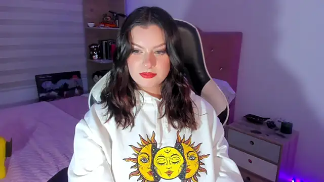 OphelianaRose33 live cam on StripChat