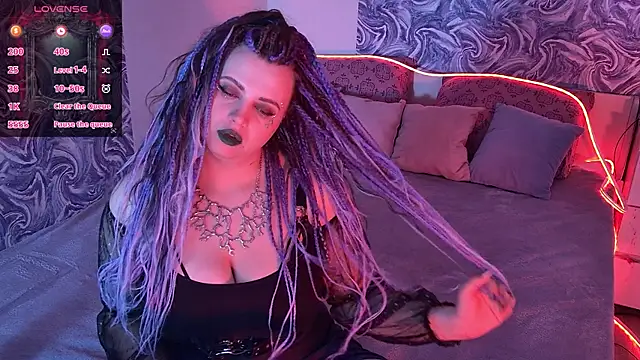 Miss_Maya_Mils live cam on StripChat