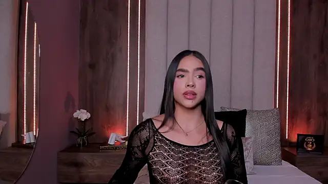 LucySalvatore_ webcam