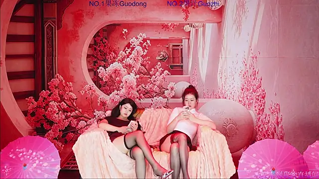 guodong520 (G young) - 看看内裤颜色Panties color.