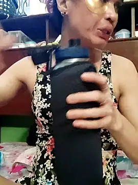 QueenSoreal webcam