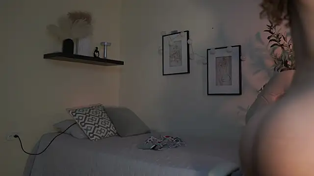 isabella-garcia- live cam on StripChat