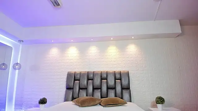 arianarousee - Arianarousee's free webcam - UK Sex Cams