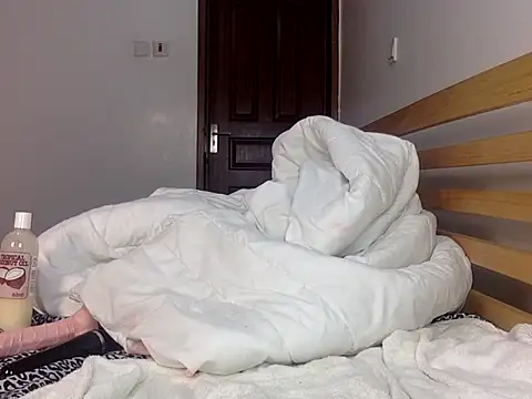 Tinydakota live cam on StripChat