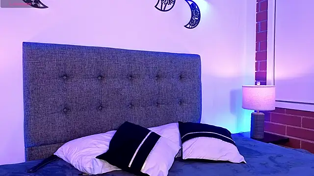 mandi4pole_ (F young) - Show ass