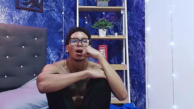 kai_storm77 webcam
