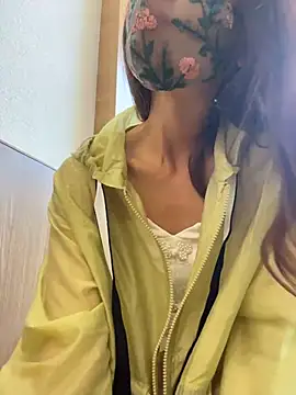 kiss_loo (F milf) - 户外上帝视角扣小穴