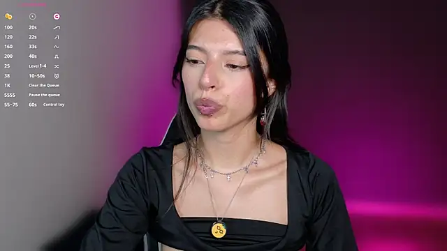 NanakoDollx webcam