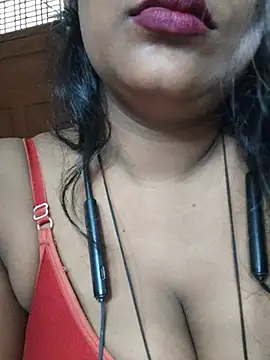 Jasmine_Januja live cam on StripChat