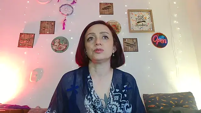 Katicalatinmilf live cam on StripChat
