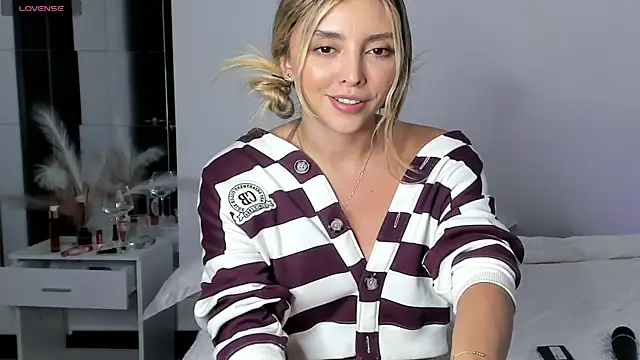 sammanthalove live cam on StripChat