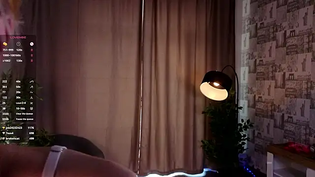 TiannaBorlace live cam on StripChat