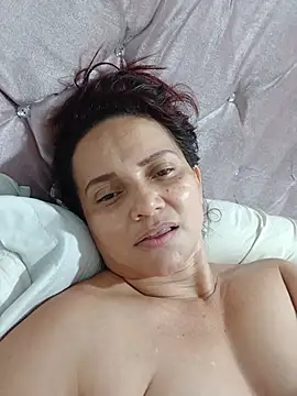 Amanda39 live cam on StripChat