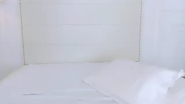 NoraAddams webcam