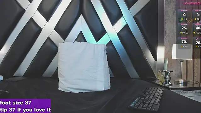 CloePerson webcam
