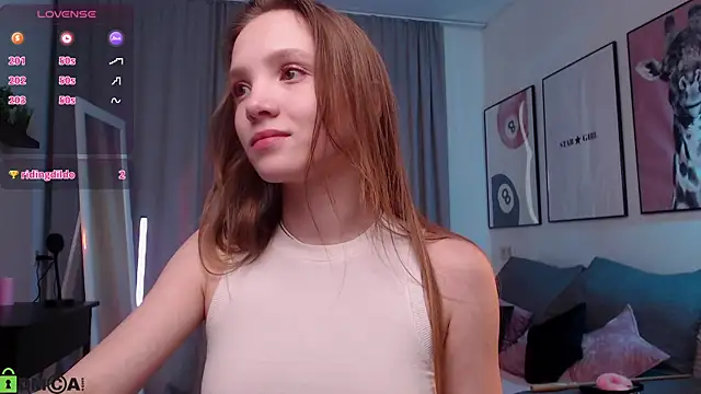 Adria_Arjona live cam on StripChat