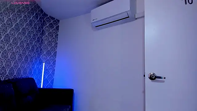 NohaCooper webcam
