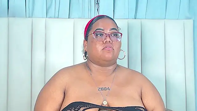 AlishaMonroe_ webcam