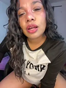 Rashell1_Queen live cam on StripChat