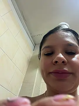 Elara_Luxe webcam