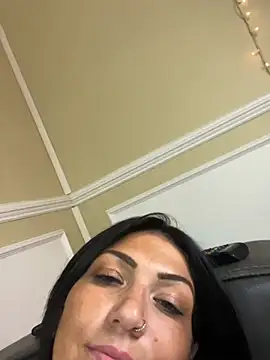 LittleMissEeve webcam