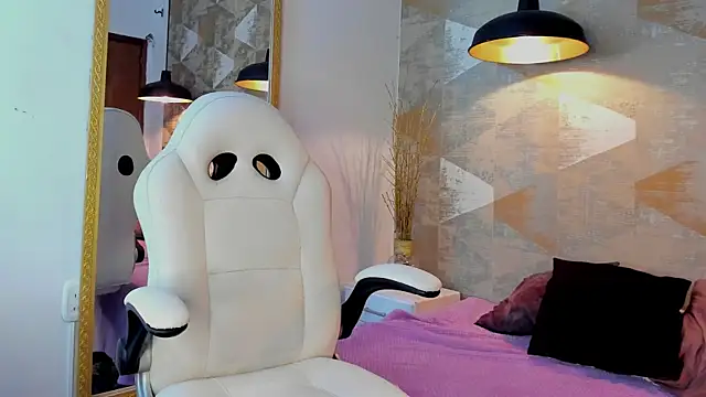 LalilaBrunettee webcam