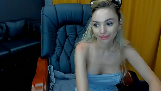 HaleySweet18 webcam