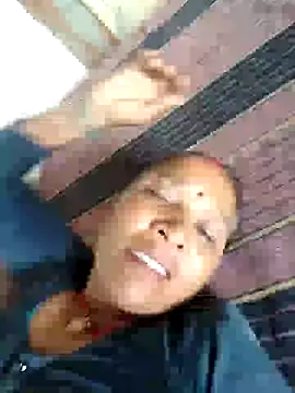 Loomaraj live cam on StripChat