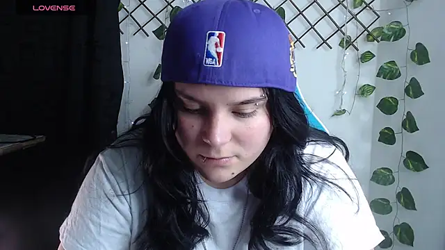 Nika_1_ live cam on StripChat