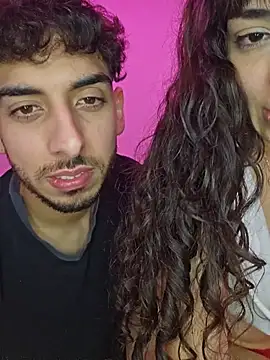 LeoyNicky98 live cam on StripChat