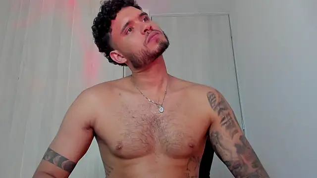 AUSTINN_TORRES live cam on StripChat