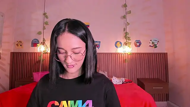 daphne_courtis live cam on StripChat