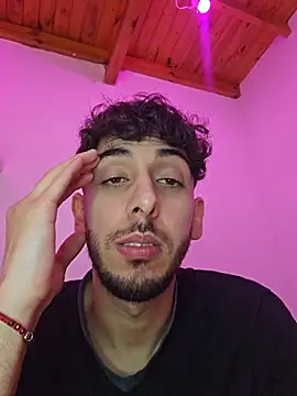 LeoyNicky98 live cam on StripChat