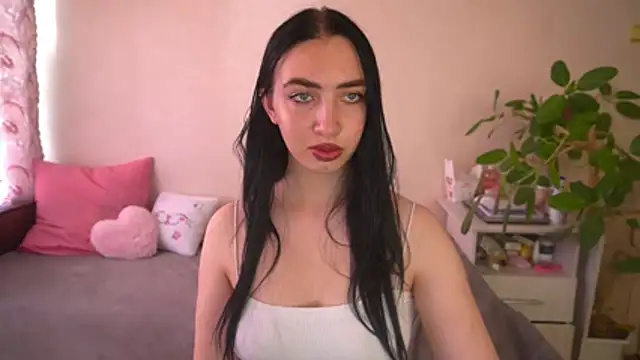 WildKittenX_ live cam on StripChat