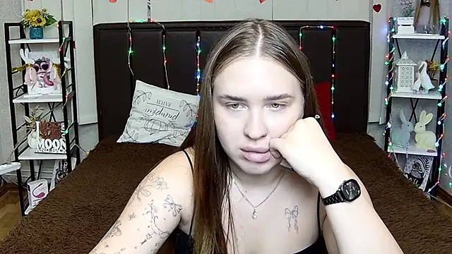 LauraHlot webcam