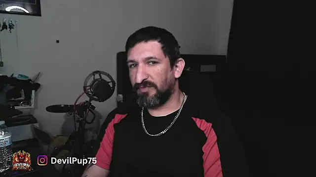 DevilPup75_ webcam