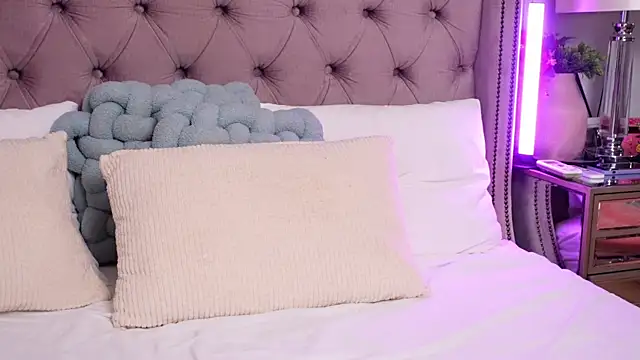 JenniferLovve webcam