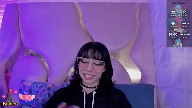 NaniiSisy webcam