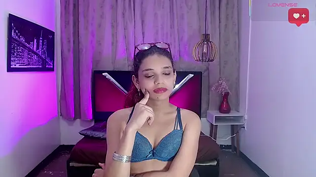 luisa__torres webcam