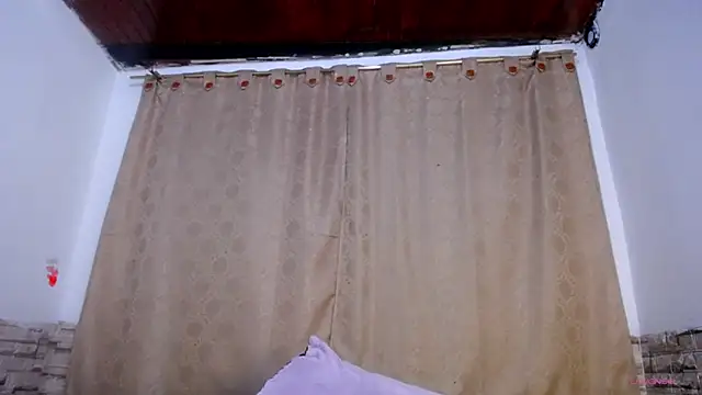 DaraSweet20 webcam