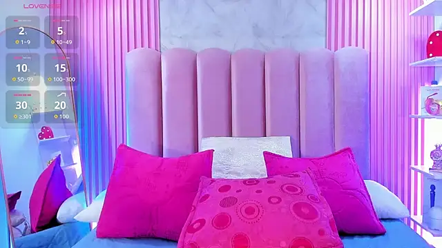 ArianaRougee webcam