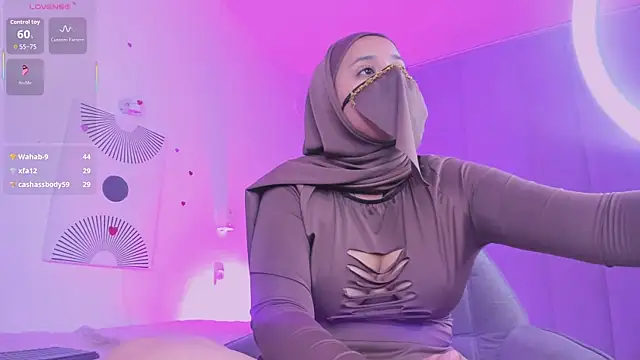 Aminaa_Kaarim webcam
