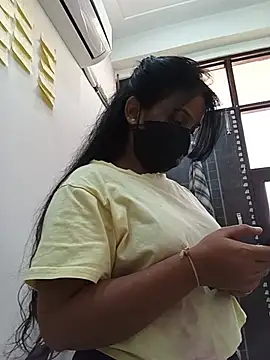 Riya_hot8 webcam