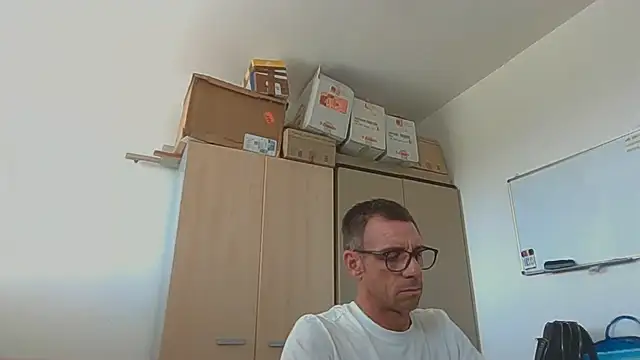 pierluigi78 (Ask my age) - vado in bagno e mi sego