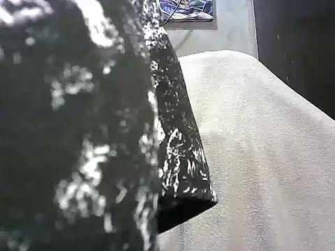 SquirtSellene18 webcam