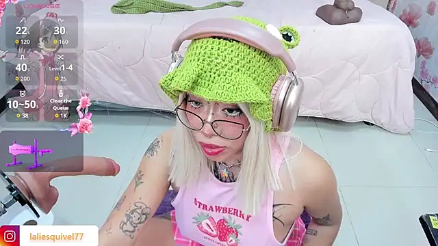 SafiroAgataaa live cam on StripChat