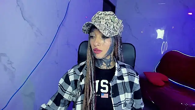 Lucy_Doll8 live cam on StripChat