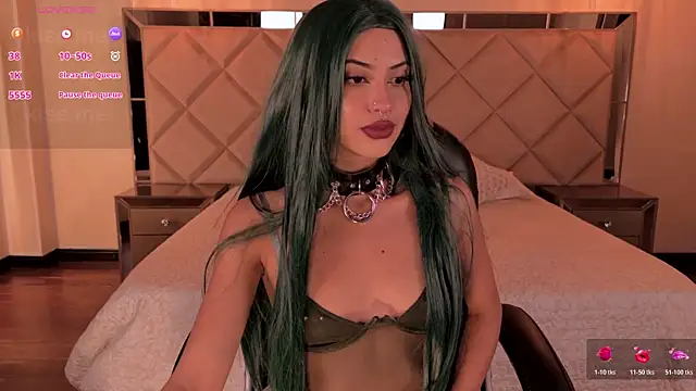 KayraLanne webcam